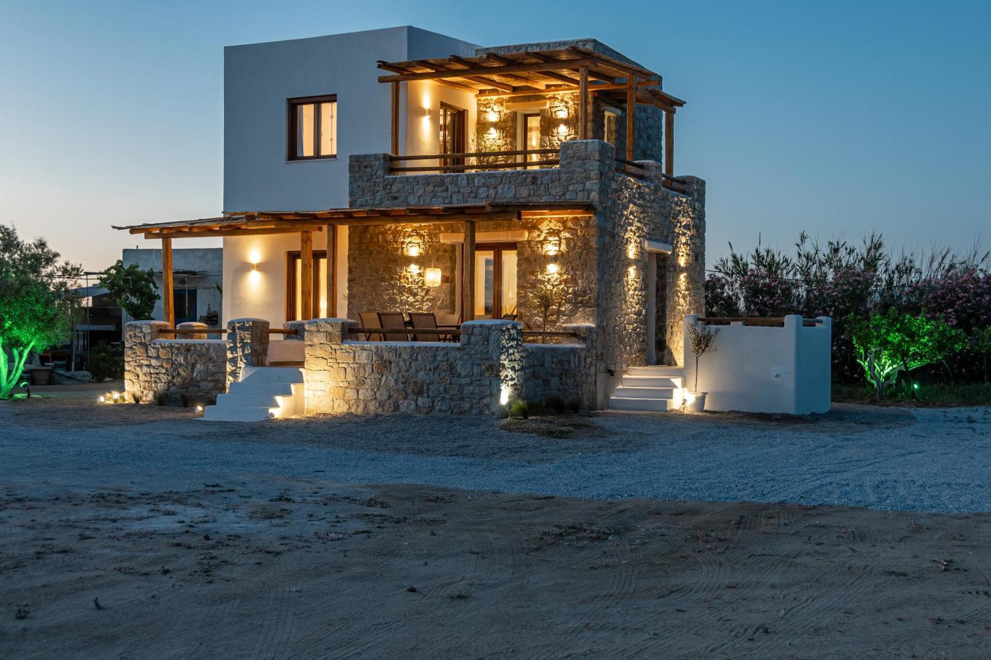 Naxos Beachwalk Plaka
